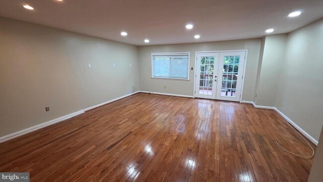 Building Photo - 13 Wellspring Cir