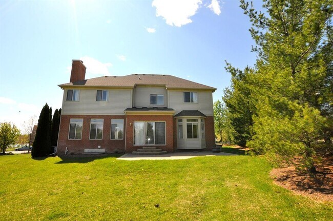 Foto del edificio - 301 Fairways Ln