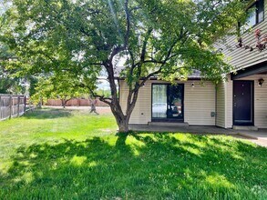 Building Photo - 867 Birch Ave