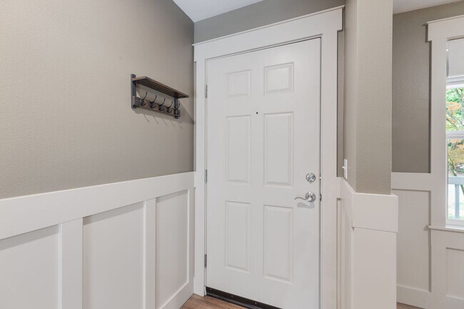 Foto del edificio - 3bdrm + Office/Den, 2.25 Bath,1664 sq ft, 2 car garage, Backs to Greenbelt! Lk Stevens Schools!