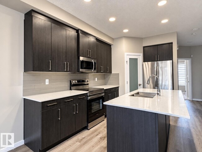 Building Photo - 343 Edgemont Dr NW