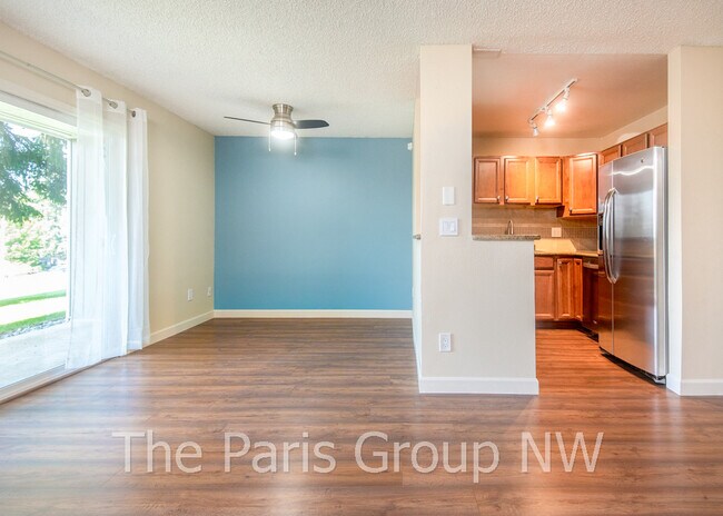 Building Photo - 12415 NE 130th Ct