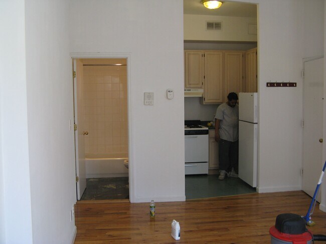 Building Photo - 419 Myrtle Ave