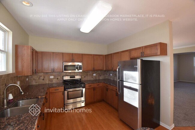 Foto del edificio - 878 Deer Path Dr