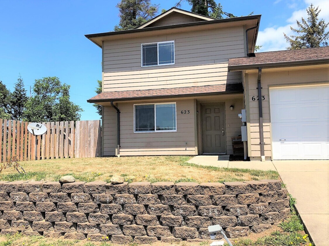 Primary Photo - Clay St. Duplexes