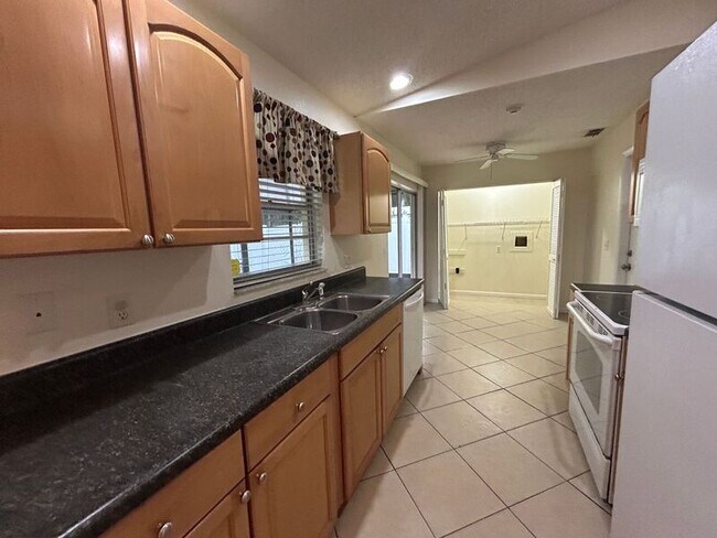 Foto del edificio - 6606 Winding Oak Dr