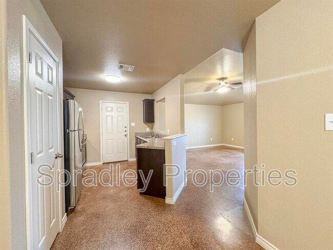 Building Photo - 1548 Kal Ct