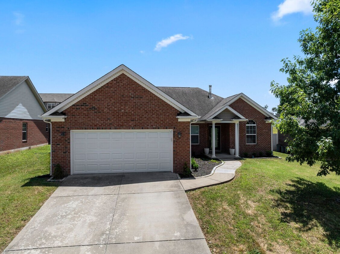 Primary Photo - 3 bedromm 2 bath in Charlestown Indiana