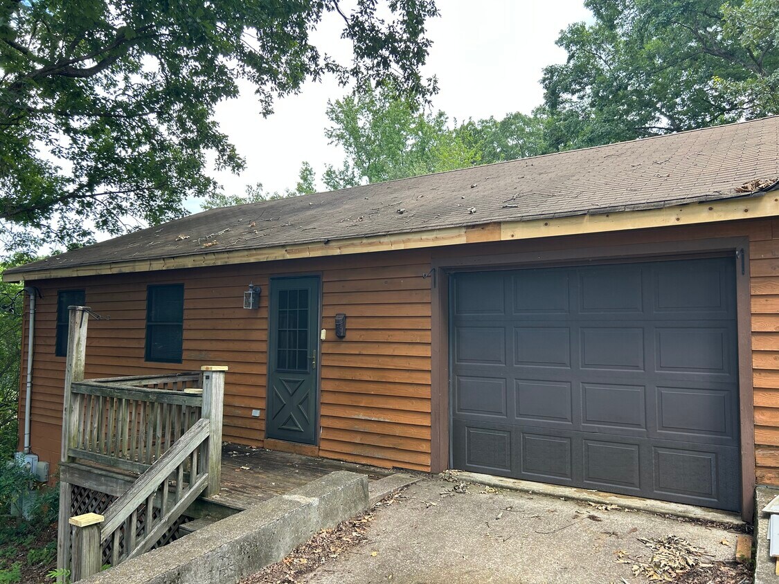 Foto principal - 600 Villard Dr