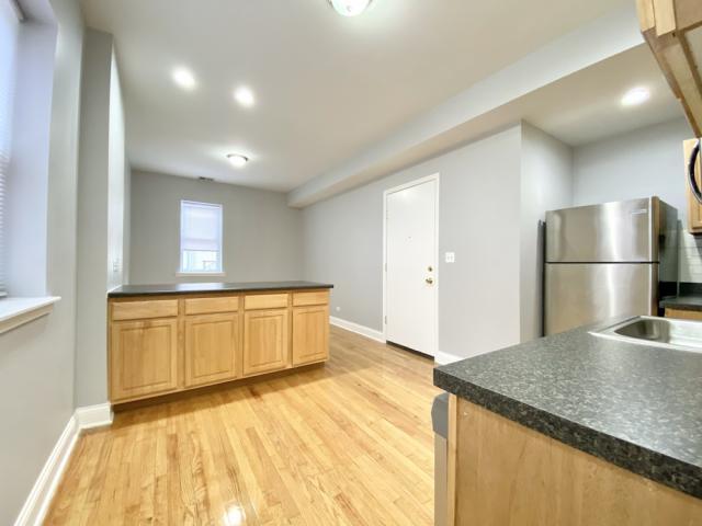 Building Photo - 2 bedroom in Chicago IL 60640