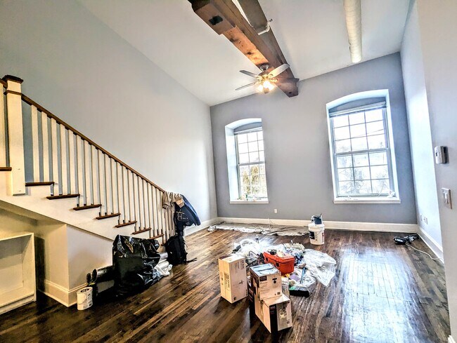 Building Photo - 410 Shurs Ln