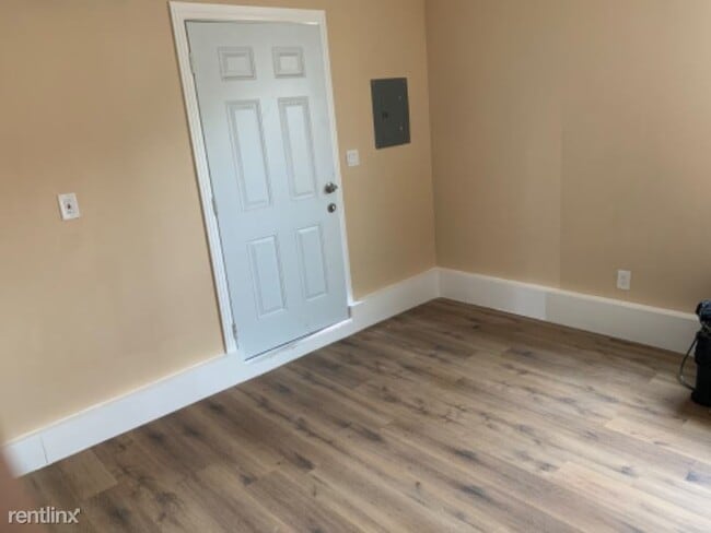 Building Photo - 1 br, 1 bath Apartment - 1045 W 73rd St