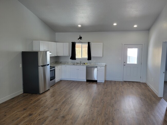 Building Photo - 200 Gannett Dr