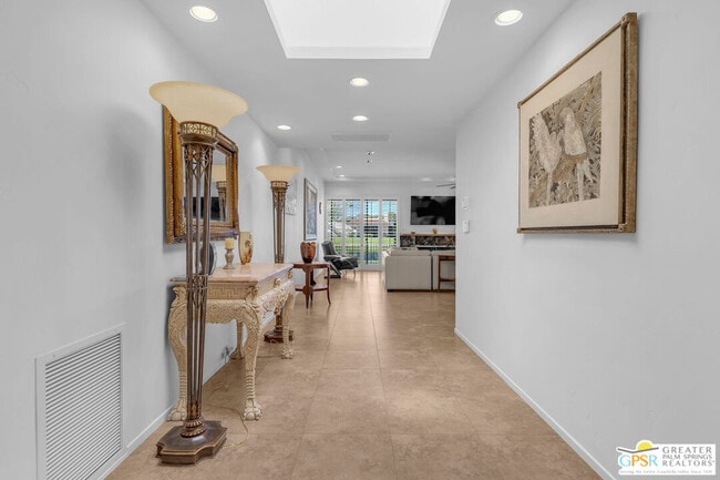 Building Photo - 10 Colgate Dr