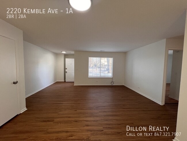 Foto del edificio - 2220 Kemble Ave