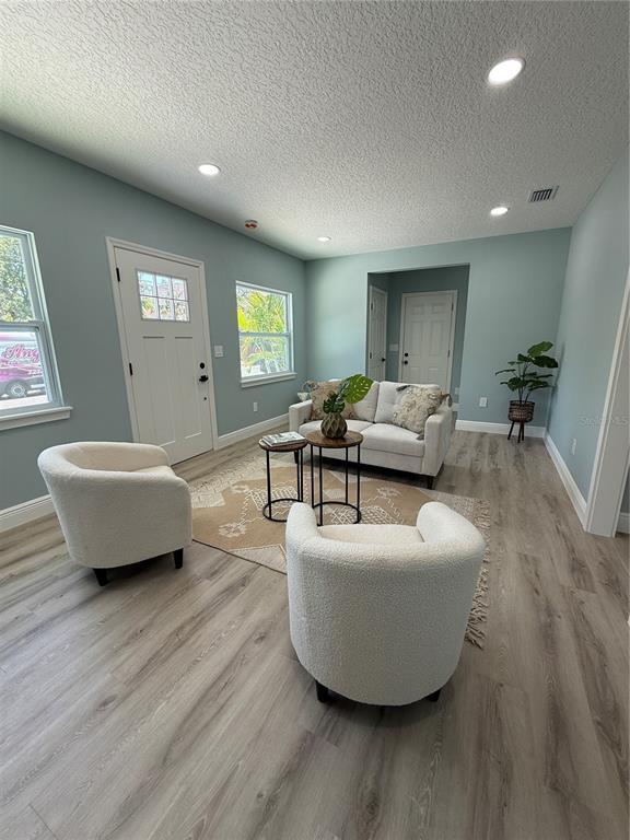 Building Photo - 110 Kenwood Ave