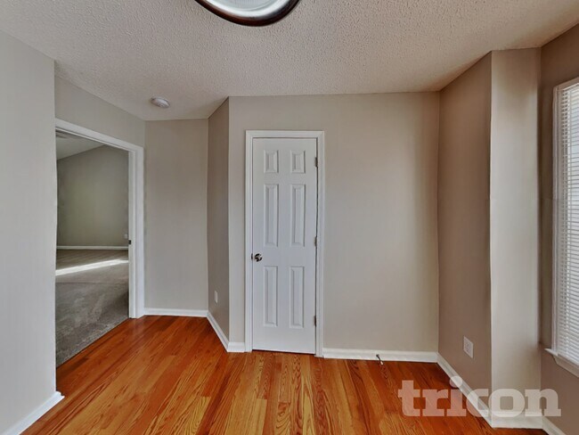 Foto del edificio - 121 Quiet Refuge Ln