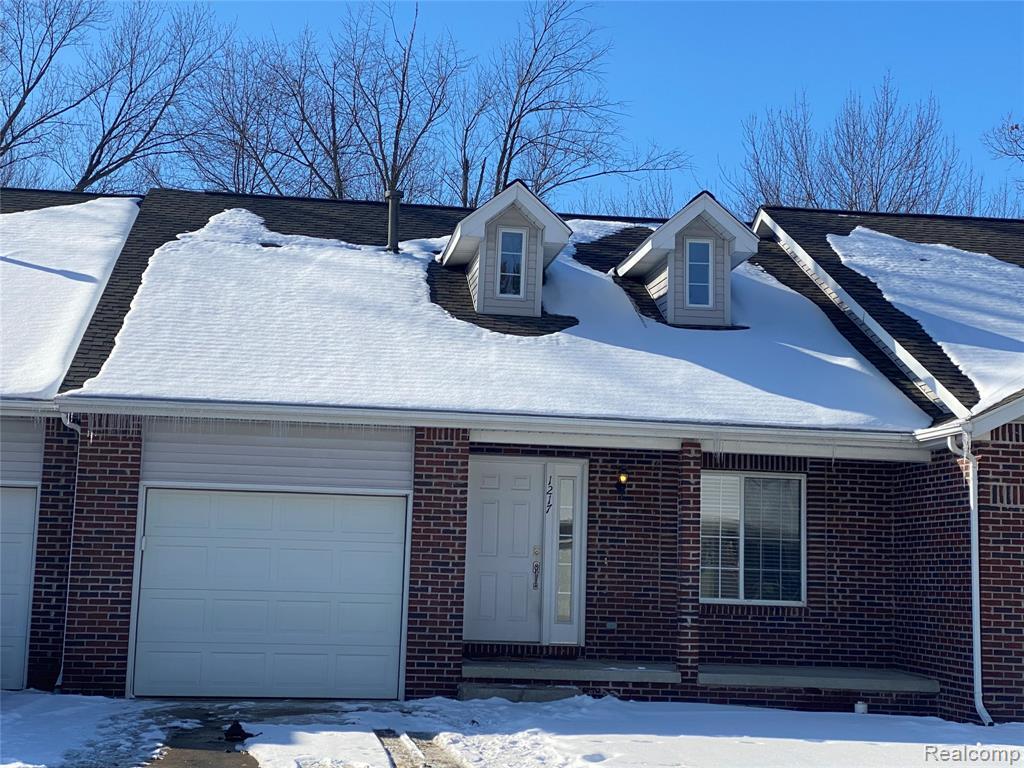 1217 E Oak Dr, Fenton, MI 48430 Condo for Rent in Fenton, MI
