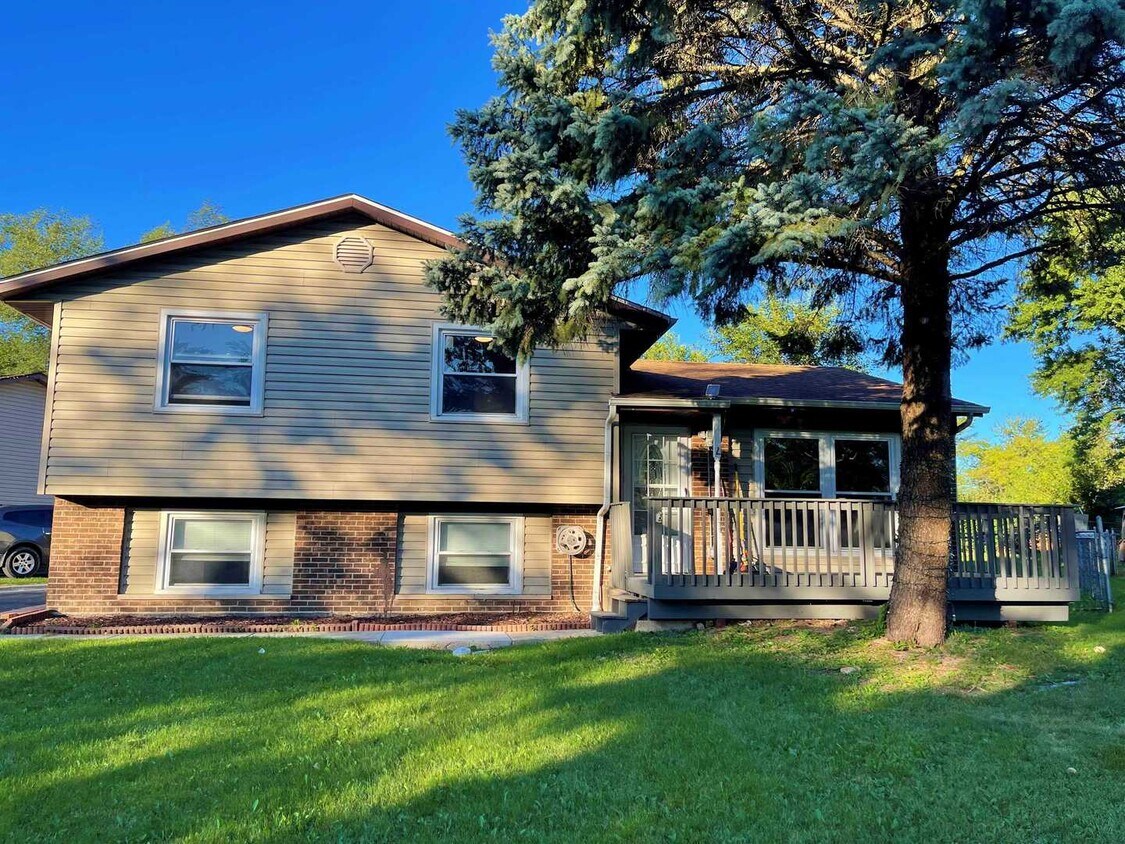 Primary Photo - 247 Butternut Dr