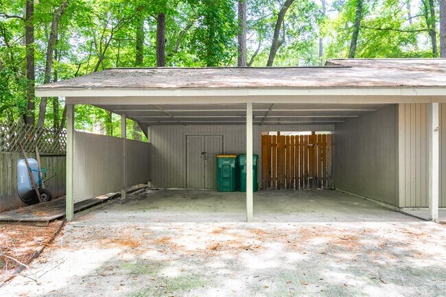 Building Photo - 2717 S Millbend Dr