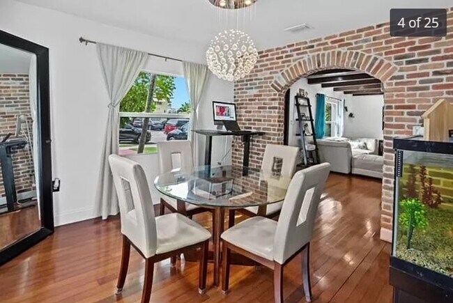 Foto del edificio - 1723 Funston St