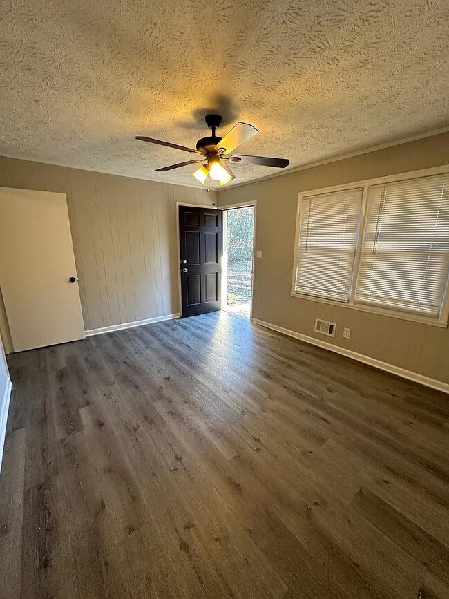 Foto del edificio - 326 Rooks Rd