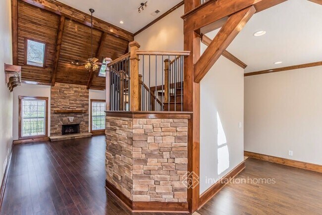 Building Photo - 6223 Spring Lake Dr