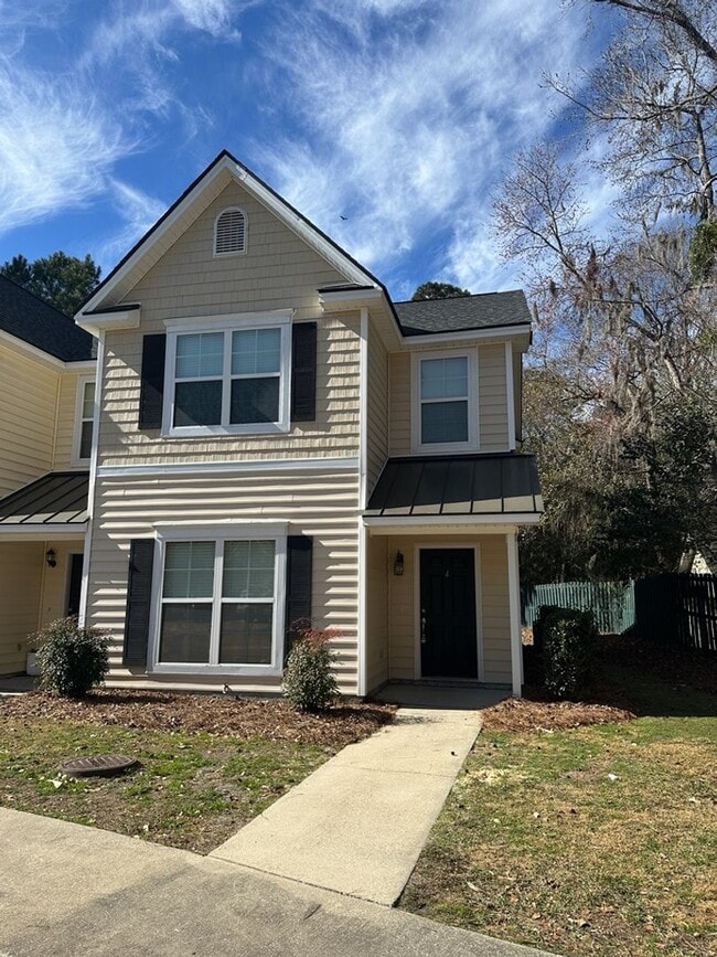 Building Photo - 273 Vining Way