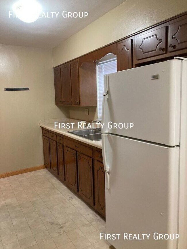 Building Photo - 1 Bedroom, 1 Bath Apartment for Rent, Elec...