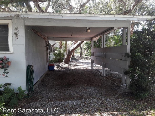 Building Photo - 2 br, 1 bath House - 7910 Midnight Pass Rd