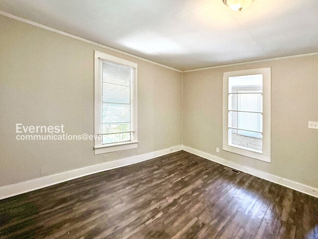 Building Photo - 1302 Frisco St