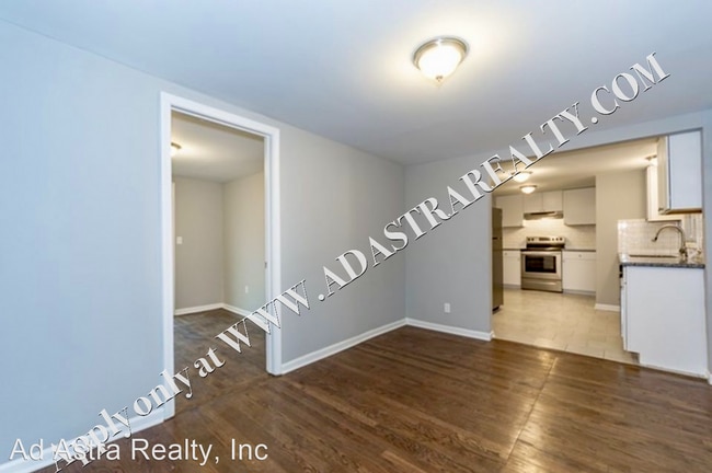 Building Photo - 3 br, 1 bath House - 11409 E 83rd St.,