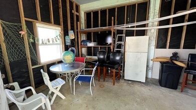 Building Photo - 1122 Makatea St