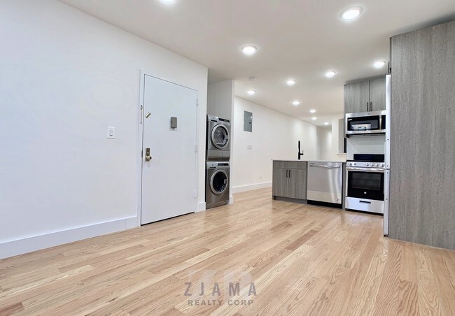 Foto del edificio - 2116 Regent Pl