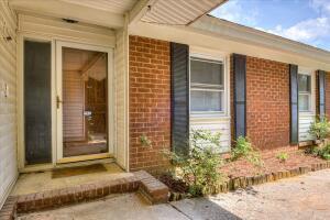 Building Photo - 1209 Azalea Dr