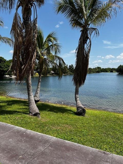 Foto del edificio - 14525 N Kendall Dr