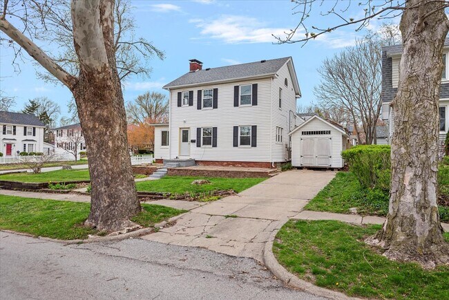 Foto del edificio - 1980 W Forest Ave