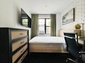 Building Photo - Furnished room/NOT APARTMENT