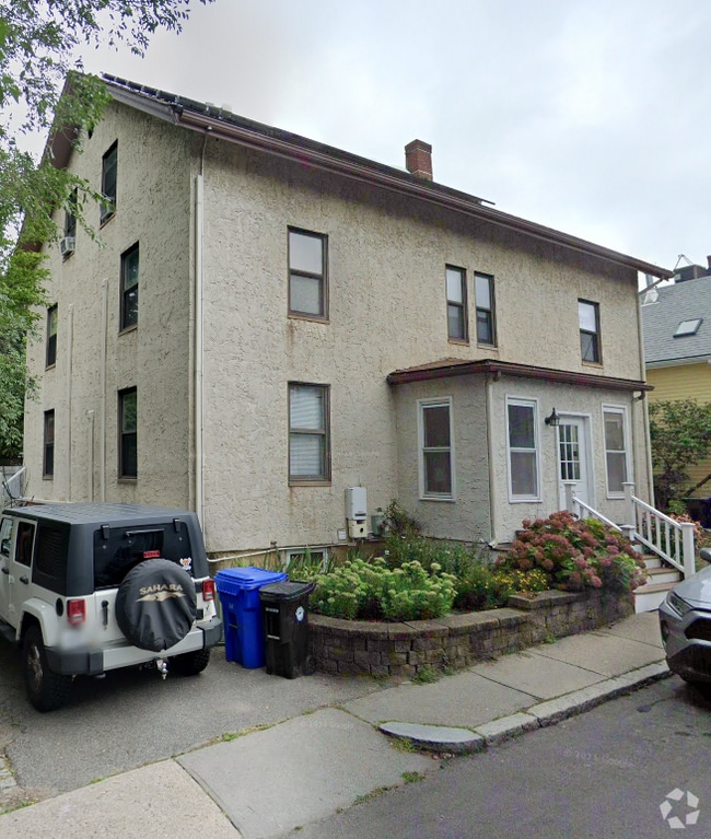 Building Photo - 13 White Pl