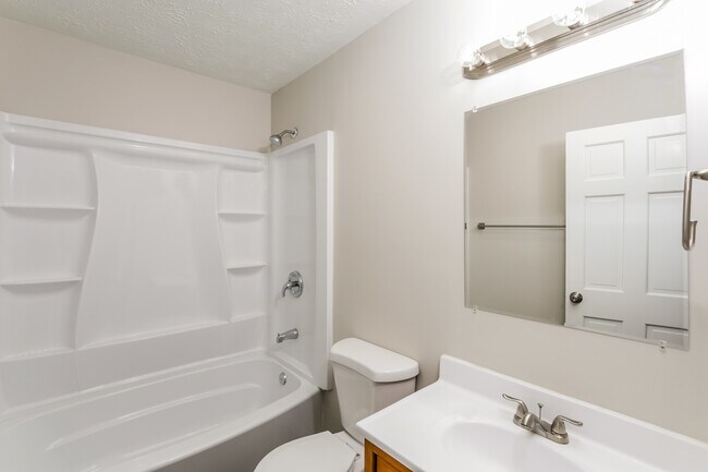 Foto del edificio - 4131 Robertson Ct
