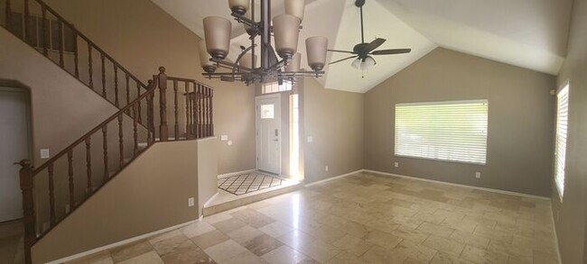 Building Photo - 4 Bedroom/3 Bathroom Marlboro Court