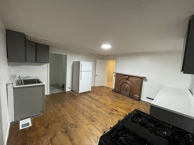 Building Photo - 47 2nd St