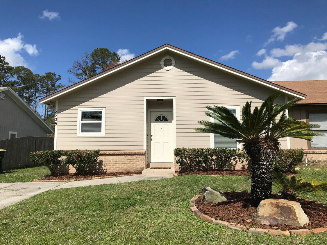 Primary Photo - 8835 Cavender Dr