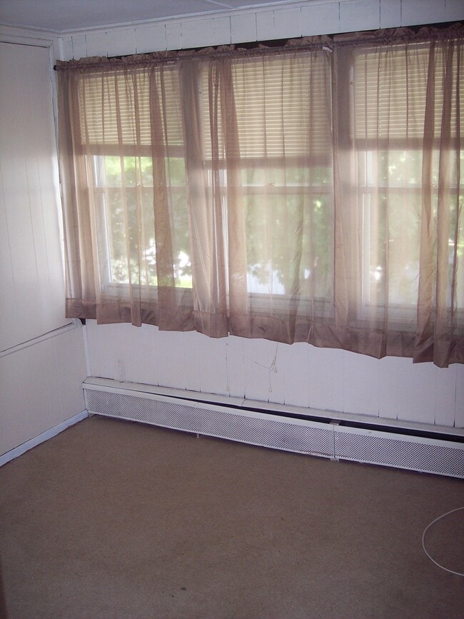 Building Photo - 179 Valley St