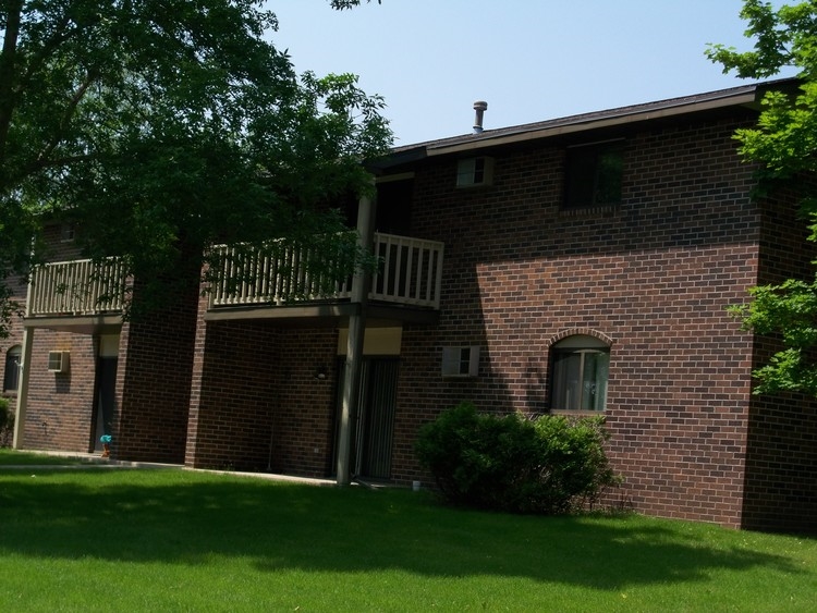 Primary Photo - Eastman Avenue Apartments