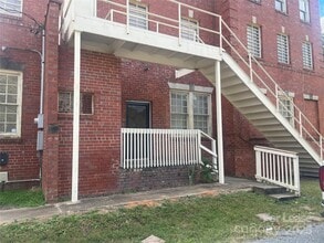 Building Photo - 203 W Liberty St
