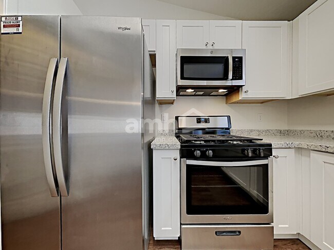 Foto del edificio - 9608 Fox Forest Ave