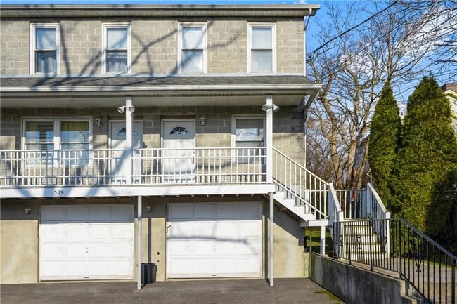 Building Photo - 509 Grade St