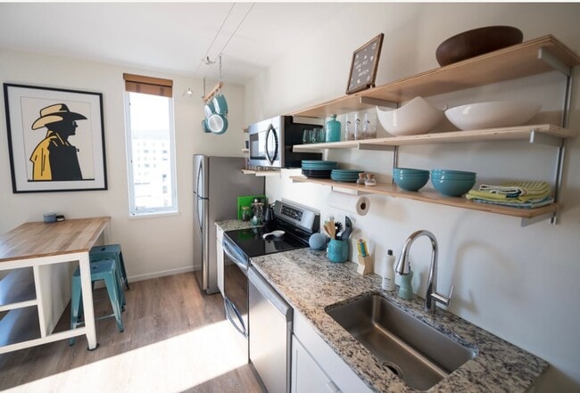 Building Photo - 1BR/1BA Furnished Condo Available Now!!! G...