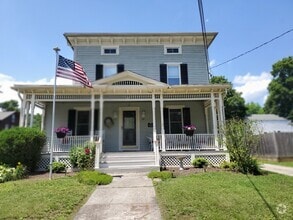 Building Photo - 67 Elm St